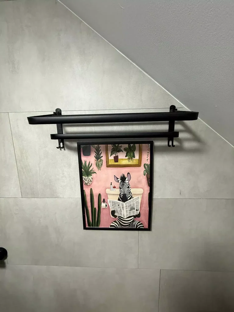 decoratiuni moderne in baia camerei din mansarda